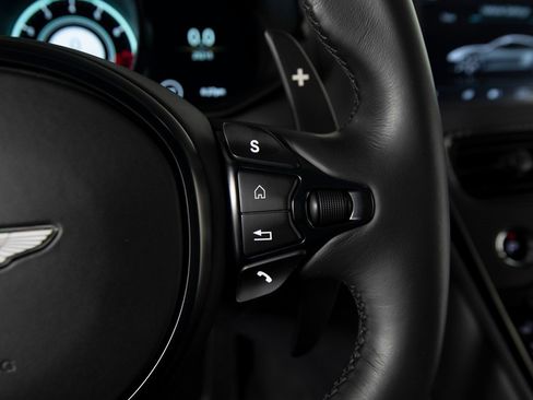 Used 2022 Aston Martin DBS Superleggera image 19