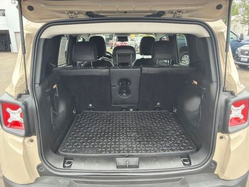 Used 2017 Jeep Renegade Trailhawk AWD/4WD image 29