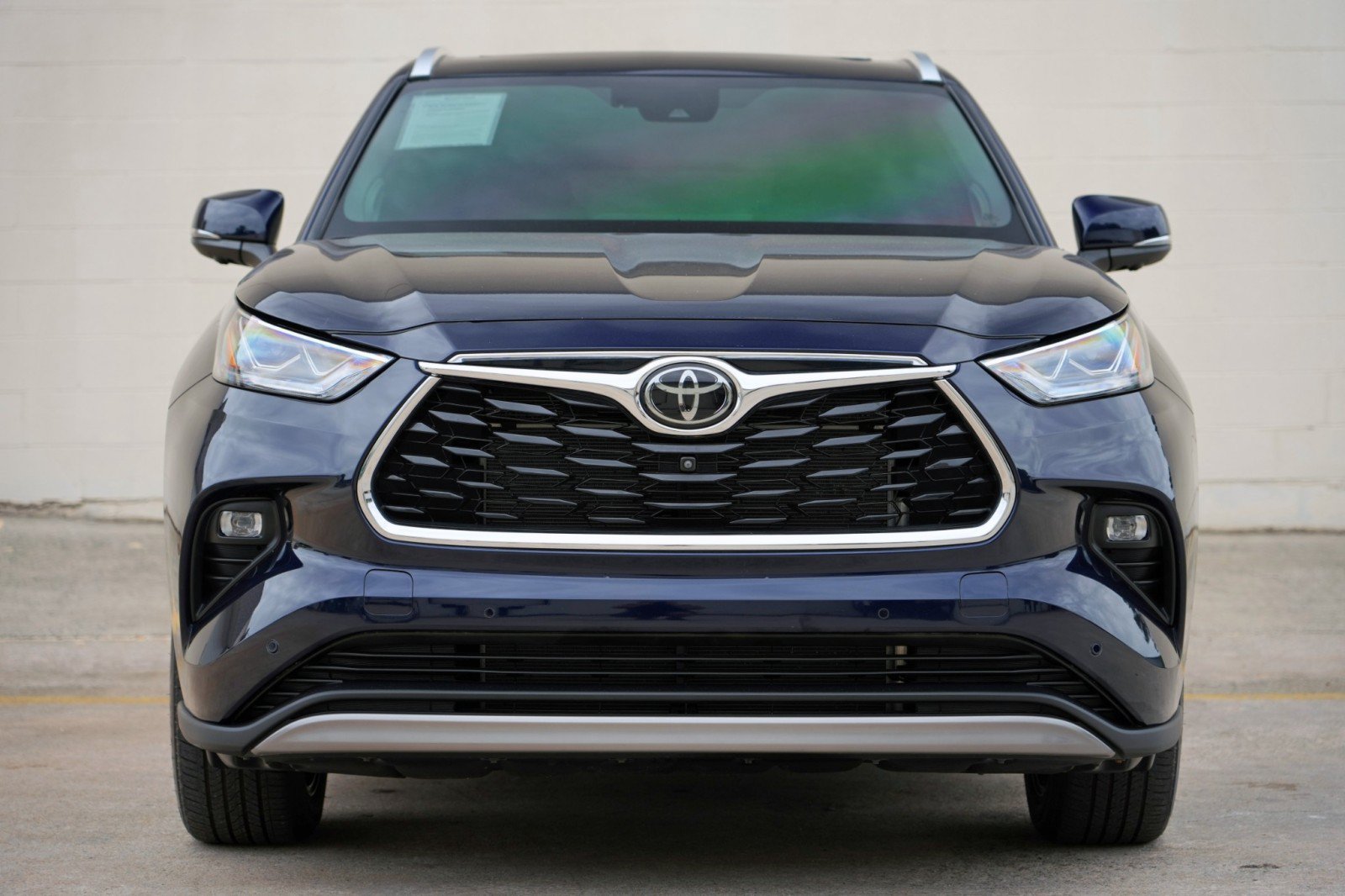 Used 2024 Toyota Highlander Platinum FWD image 7