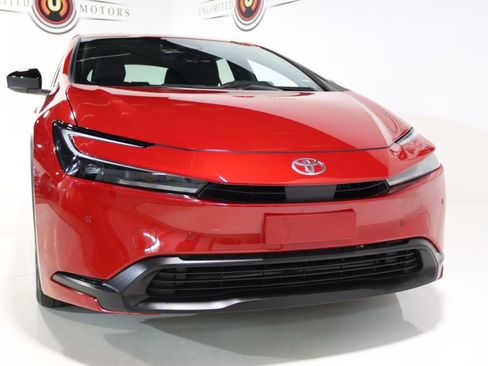 Used 2026 Toyota Prius LE FWD image 19