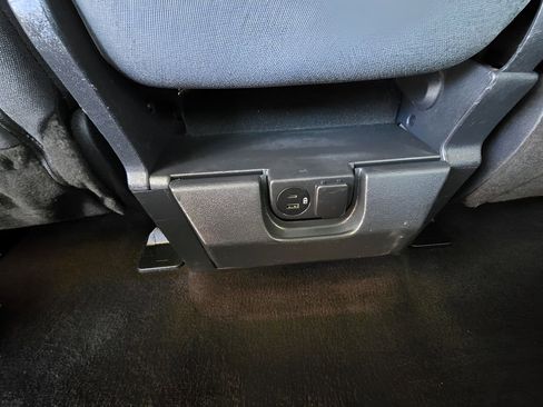 Used 2021 Ford F150 XLT image 44