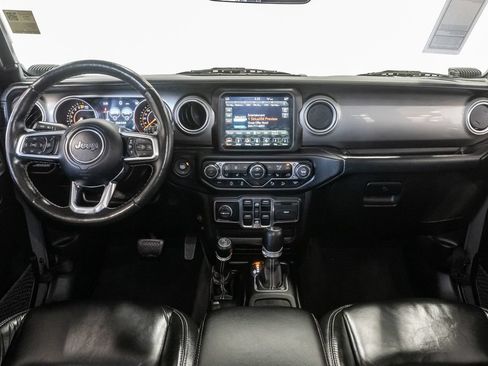 Used 2019 Jeep Wrangler Unlimited Sahara AWD/4WD image 27
