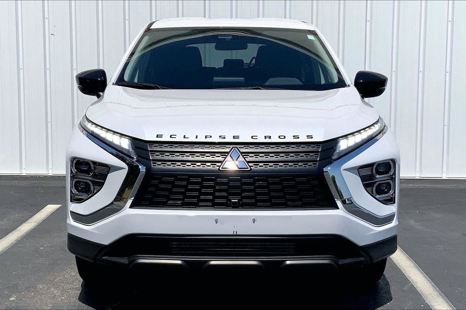Used 2024 Mitsubishi Eclipse Cross LE AWD/4WD image 3