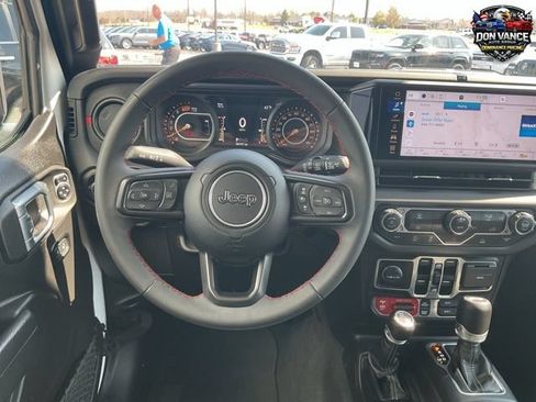 Certified 2025 Jeep Wrangler Unlimited Rubicon AWD/4WD image 14