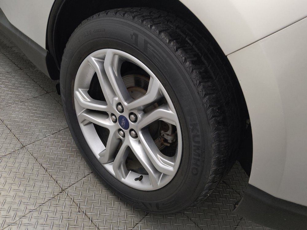 Used 2018 Ford Edge Titanium w/ Equipment Group 301A AWD/4WD image 31