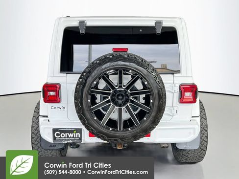 Used 2021 Jeep Wrangler Unlimited Sahara AWD/4WD image 13