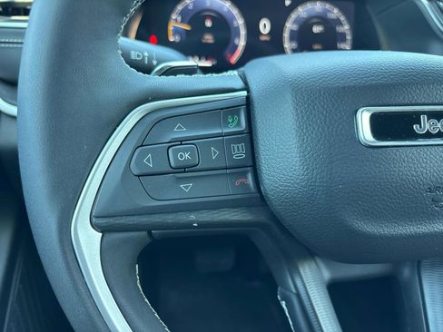 Certified 2024 Jeep Grand Cherokee Altitude AWD/4WD image 19