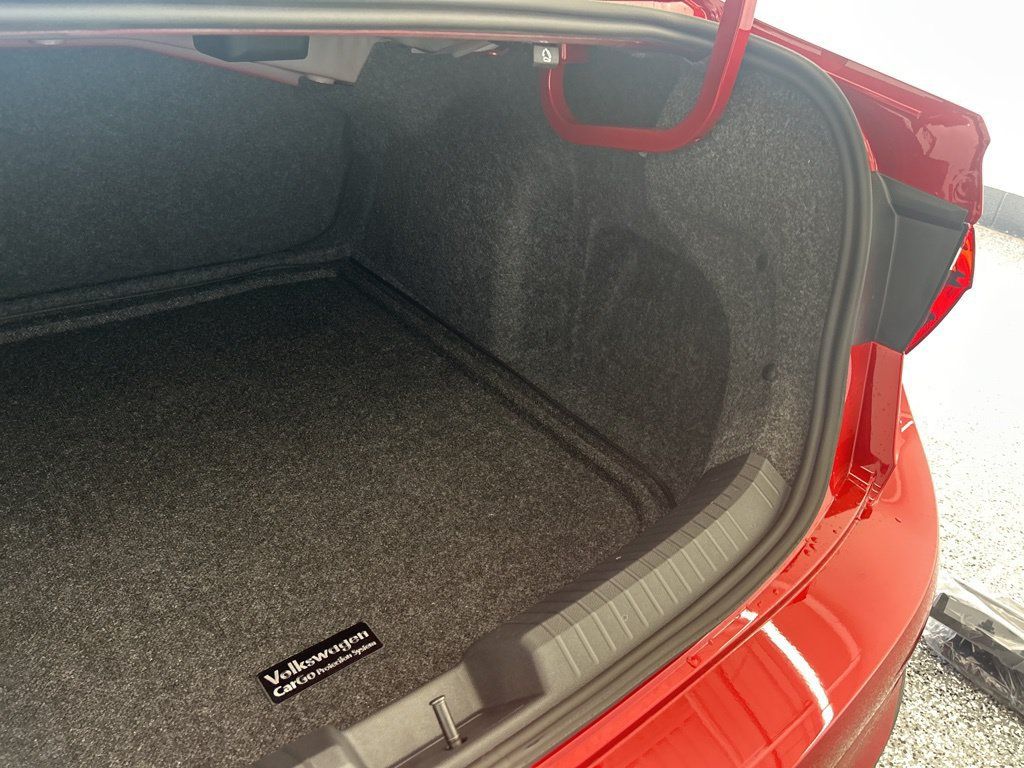 New 2026 Volkswagen Jetta SE FWD image 32