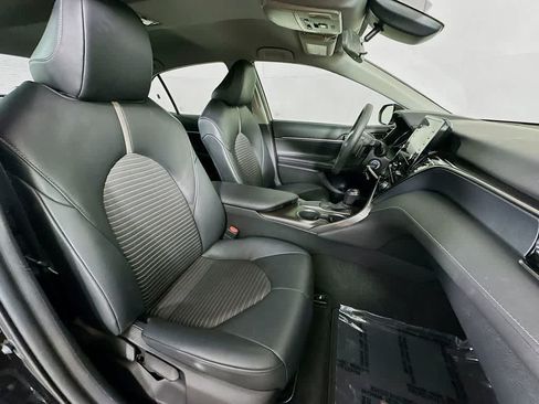 Used 2021 Toyota Camry SE FWD image 14