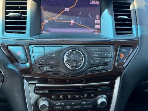 Used 2013 Nissan Pathfinder Platinum w/ Platinum Premium Pkg FWD image 18