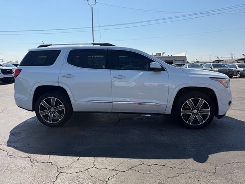 Used 2017 GMC Acadia Denali w/ Technology Package FWD image 4
