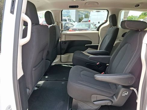 Certified 2023 Chrysler Voyager LX FWD image 11