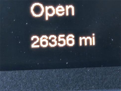 Used 2016 Chrysler 200 Limited image 25