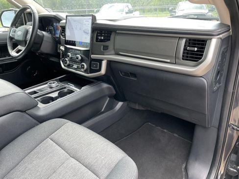 Used 2024 Ford Expedition XLT RWD image 48