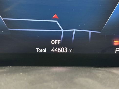 Used 2023 BMW X7 M60i w/ Executive Package image 18