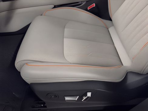 Used 2023 Audi e-tron Chronos w/ Chronos Package image 16