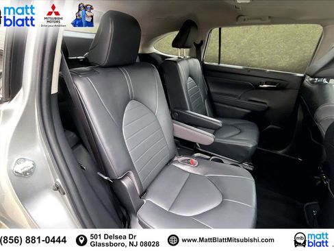 Used 2022 Toyota Highlander XLE image 28