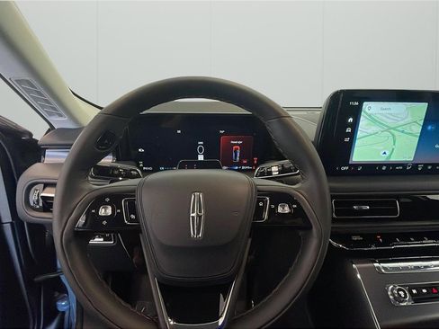 Used 2025 Lincoln Aviator AWD image 21