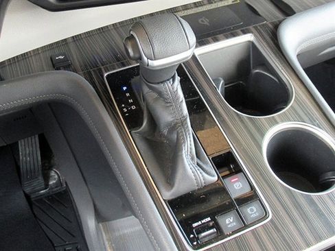 Used 2021 Toyota Sienna Limited image 31