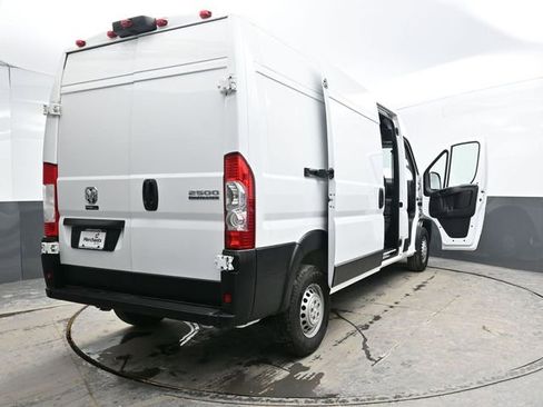 Used 2024 RAM ProMaster 2500 w/ Convenience Group image 42