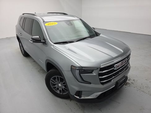 Used 2025 GMC Acadia Elevation image 2