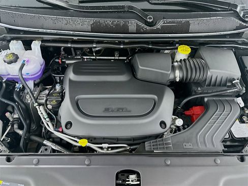 New 2026 Chrysler Pacifica Select image 18