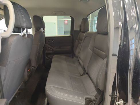 Used 2024 Nissan Frontier SV image 12