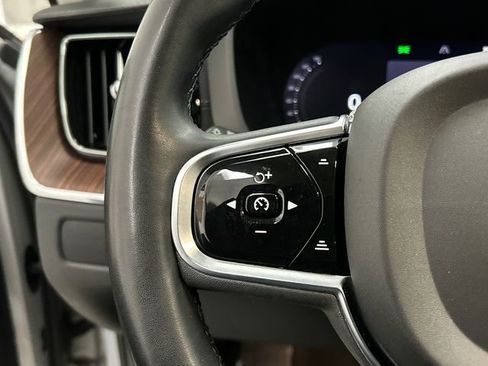 Certified 2023 Volvo XC60 B5 Ultimate image 13