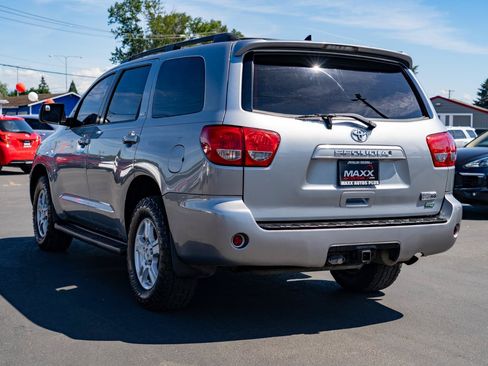 Used 2016 Toyota Sequoia SR5 AWD/4WD image 11