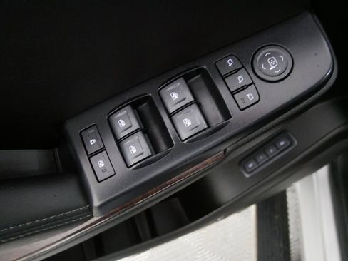 Used 2020 GMC Yukon SLT image 14