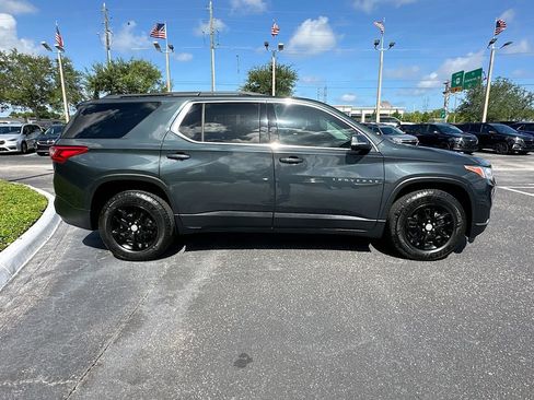 Used 2021 Chevrolet Traverse LT AWD/4WD image 4