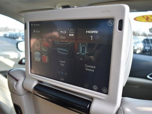 Used 2018 Chrysler Pacifica Limited w/ Advanced Safetytec Group image 18