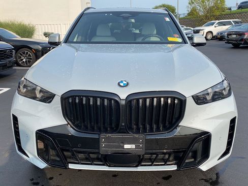 Used 2025 BMW X5 xDrive40i w/ M Sport Package AWD/4WD image 8