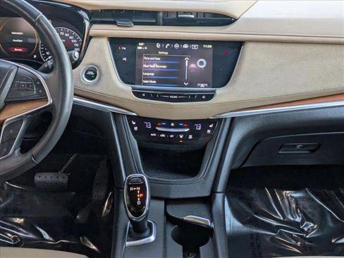 Used 2018 Cadillac XT5 Platinum w/ Driver Assist Package image 15
