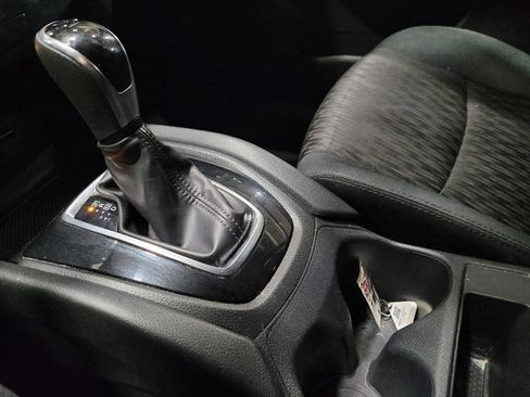 Used 2017 Nissan Rogue S image 26