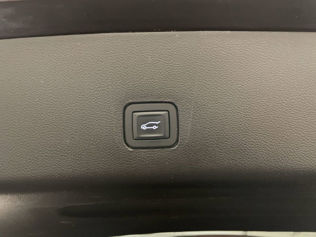Used 2018 Chevrolet Traverse LT FWD image 28