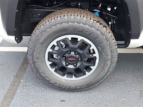 New 2025 Toyota Tacoma TRD Off-Road image 5