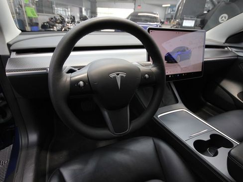 Used 2022 Tesla Model 3 Standard Range RWD image 13