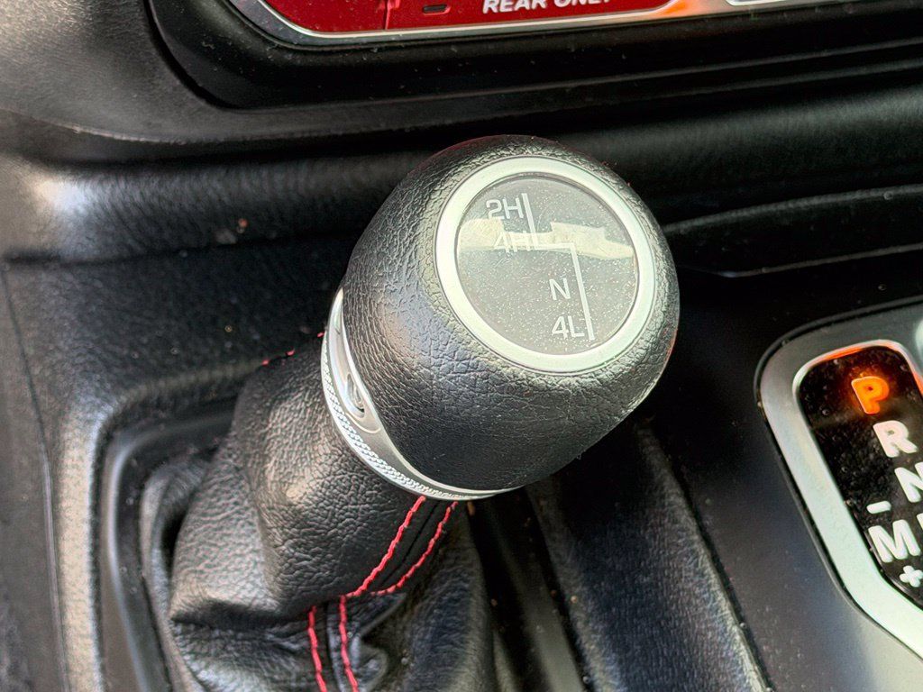 Used 2023 Jeep Wrangler Unlimited Rubicon AWD/4WD image 23