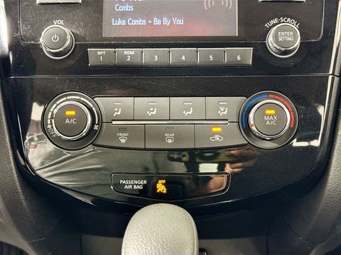 Used 2016 Nissan Rogue S w/ S Family Package AWD/4WD image 15