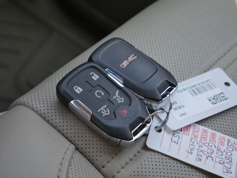 Used 2019 GMC Yukon Denali w/ Open Road Package image 37