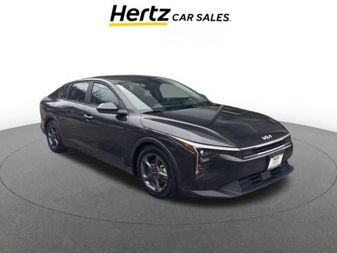 Used 2025 Kia K4 LXS image 1