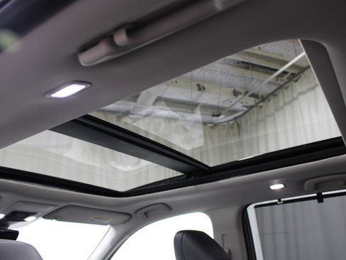 Used 2023 Honda Pilot Touring image 25