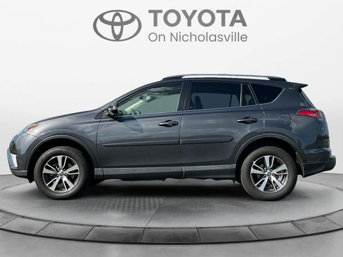 Used 2018 Toyota RAV4 XLE FWD image 2