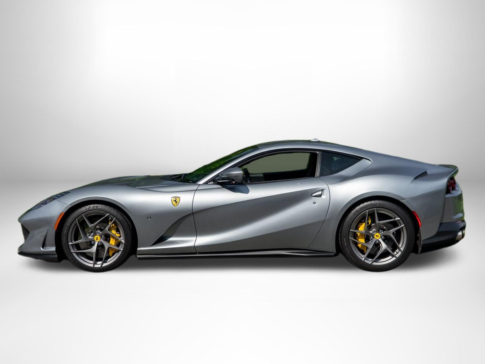 Used 2020 Ferrari 812 Superfast RWD image 3