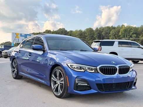 Used 2022 BMW 330i Sedan w/ M Sport Package RWD image 15