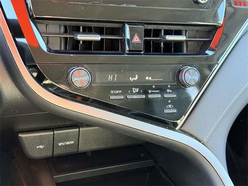 Used 2022 Toyota Camry SE image 22