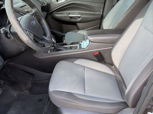 Used 2018 Ford Escape SE w/ Ford Safe & Smart Package image 9