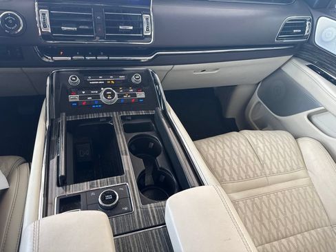 Used 2020 Lincoln Navigator Black Label w/ Cargo Convenience Package AWD/4WD image 21