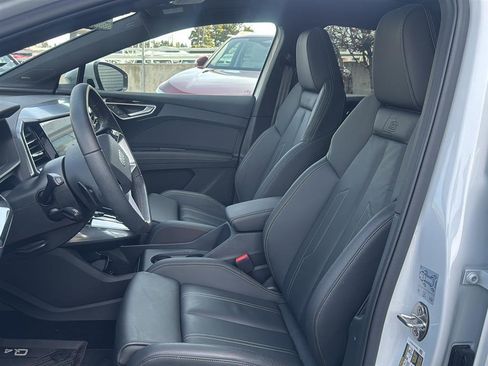 Used 2025 Audi Q4 e-tron Premium Plus w/ Premium Plus image 12